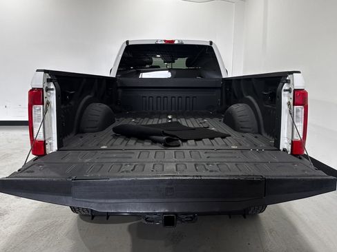 Used 2019 Ford F250 XLT w/ XLT Premium Package AWD/4WD image 25