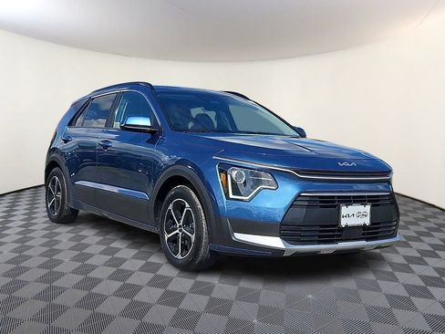 Certified 2025 Kia Niro EX w/ EX Cold Weather Package FWD image 1