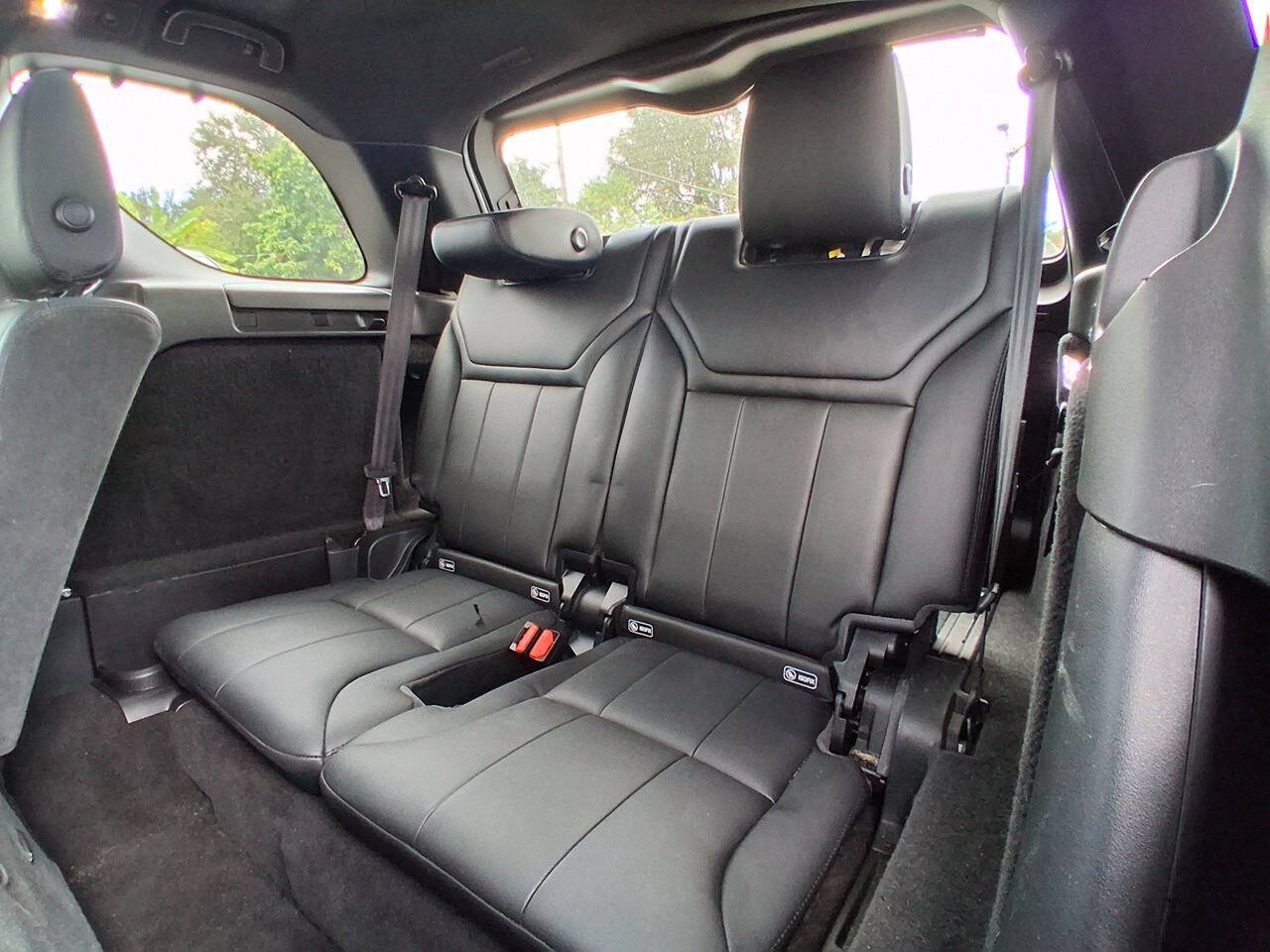Used 2018 Land Rover Discovery HSE AWD/4WD image 14