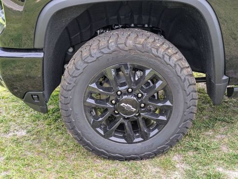 New 2026 Chevrolet Silverado 2500 High Country w/ Midnight Edition AWD/4WD image 7
