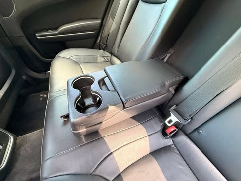 Used 2015 Chrysler 300 Limited w/ 300 Premium Group RWD image 25