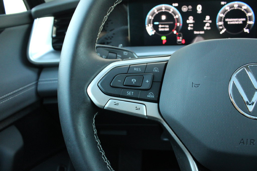 Used 2026 Volkswagen Tiguan SE AWD/4WD image 12
