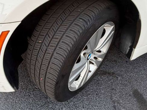 Used 2010 BMW 528i xDrive Sedan image 35