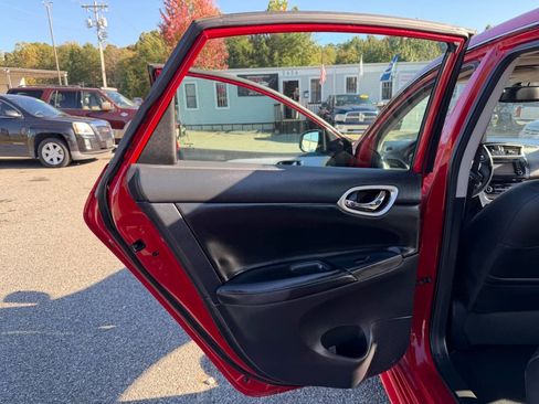 Used 2015 Nissan Sentra SR w/ SR Premium Package image 10