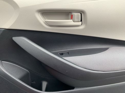 Used 2025 Toyota Corolla LE image 19