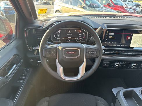 Used 2025 GMC Sierra 1500 Elevation image 11