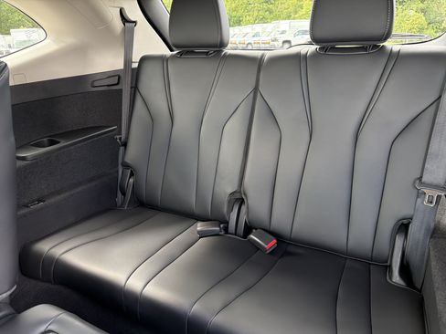 Certified 2024 Acura MDX w/ Technology Package FWD image 32