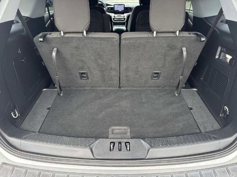 Certified 2023 Ford Explorer XLT RWD image 28