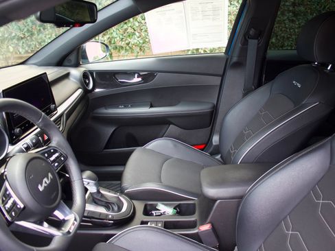 Used 2023 Kia Forte GT-Line w/ GT-Line Technology Package FWD image 11