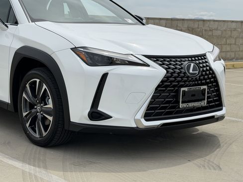 New 2026 Lexus UX 300h FWD image 3