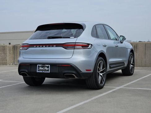 Certified 2025 Porsche Macan image 8