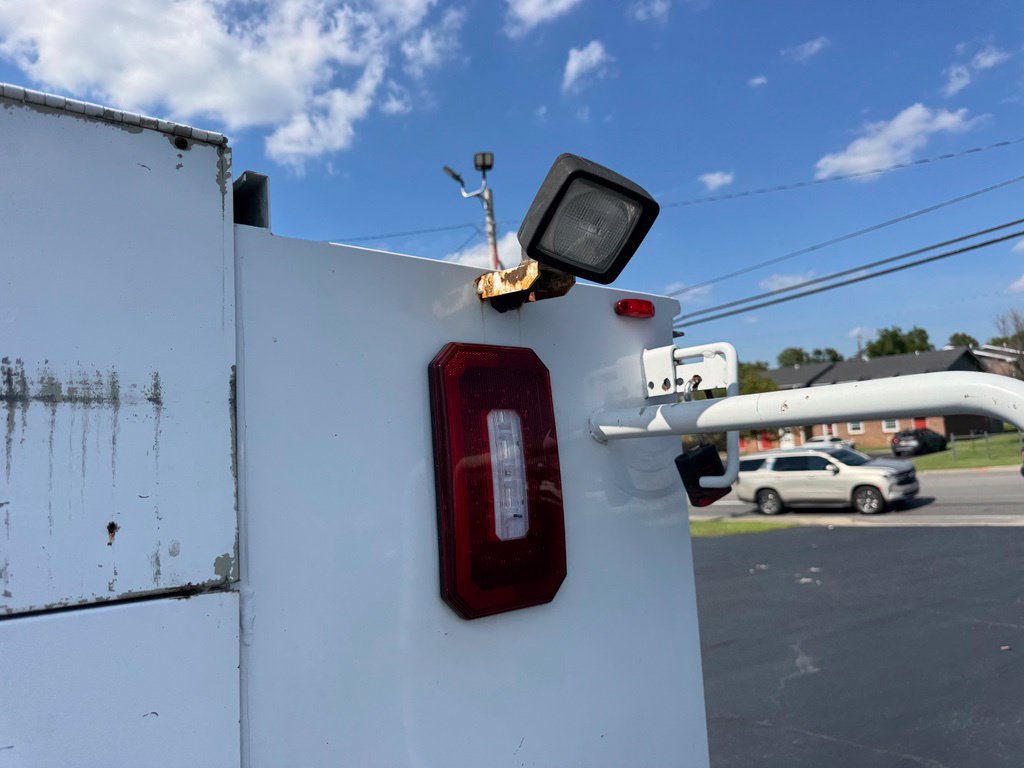 Used 2019 Ford F550 4x4 Regular Cab Super Duty image 10