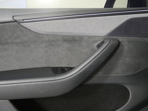 Used 2026 Tesla Model Y AWD image 8