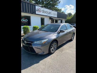 Used 2015 Toyota Camry SE w/ Moonroof Package