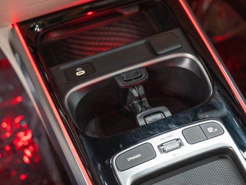 Certified 2026 Mercedes-Benz GLB 250 4MATIC image 31