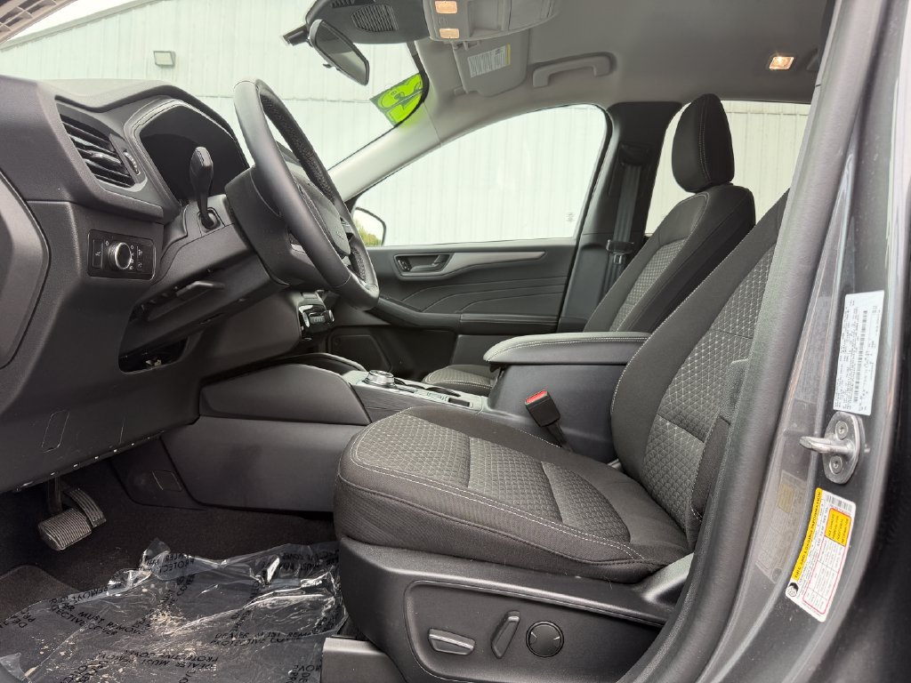 Used 2023 Ford Escape Active w/ Tech Pack #1 AWD/4WD image 18