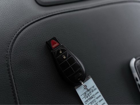 Used 2019 RAM 1500 Classic SLT RWD image 17