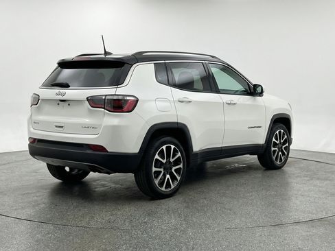 Used 2025 Jeep Compass Trailhawk AWD/4WD image 9