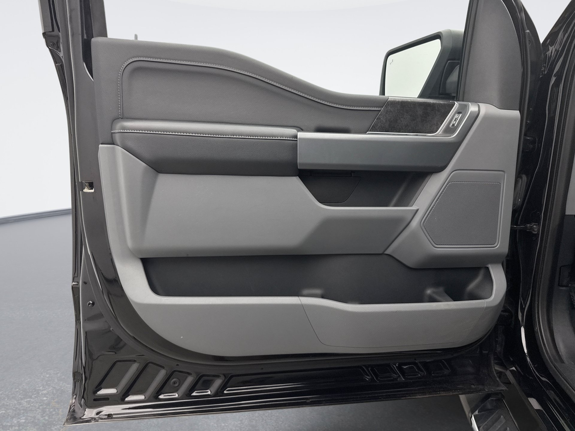 Used 2021 Ford F150 XLT w/ Equipment Group 302A High AWD/4WD image 9