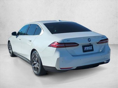 Used 2024 BMW i5 eDrive40i w/ M Sport Package RWD image 8