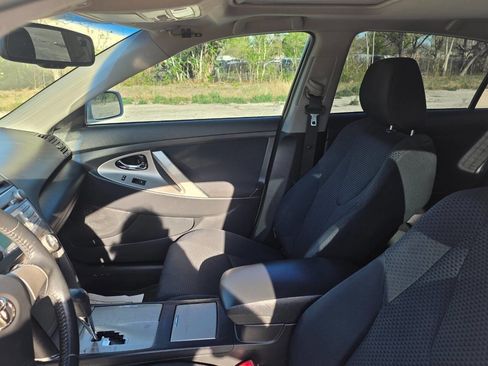 Used 2010 Toyota Camry SE image 10