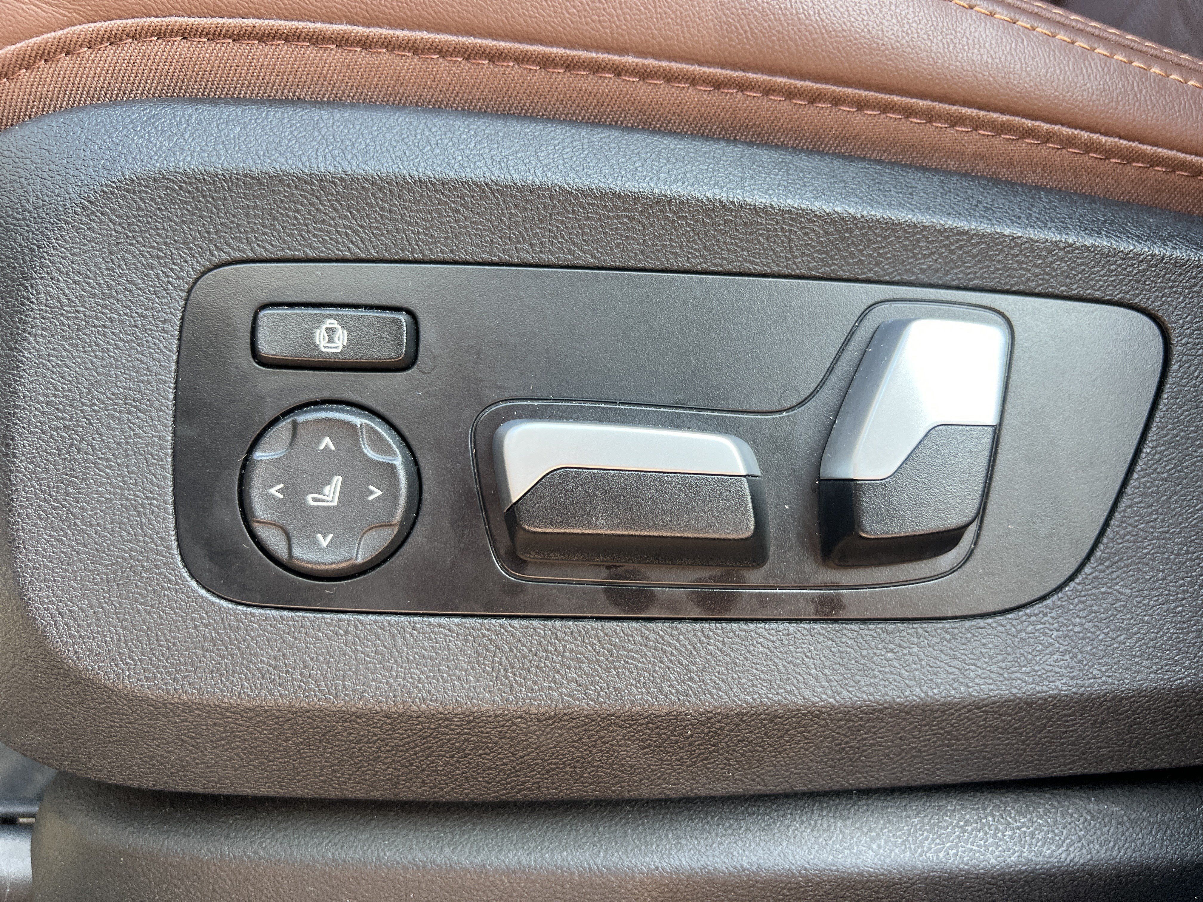 Used 2024 BMW X5 sDrive40i w/ Premium Package RWD image 38