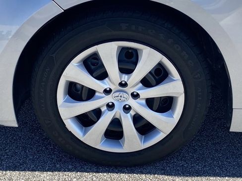 Used 2020 Toyota Corolla LE image 18