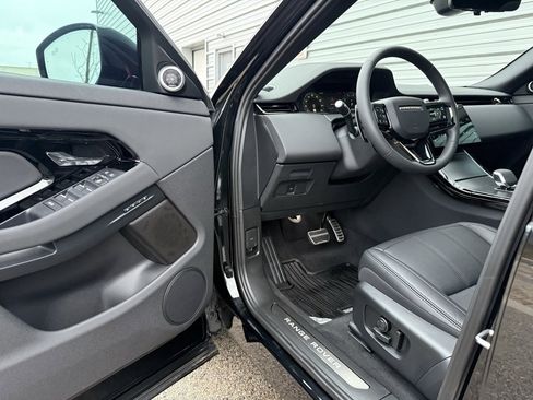 Used 2024 Land Rover Range Rover Evoque Dynamic SE image 13