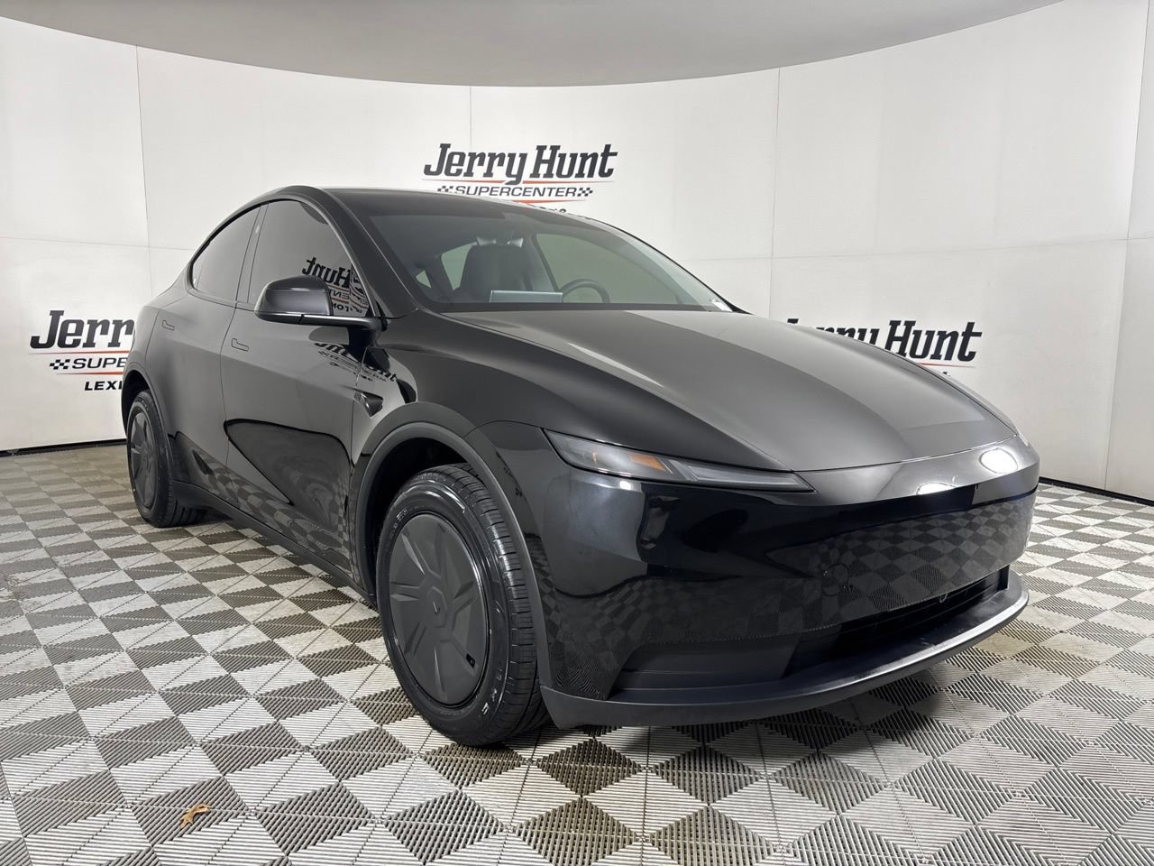 Used 2026 Tesla Model Y 2WD image 3
