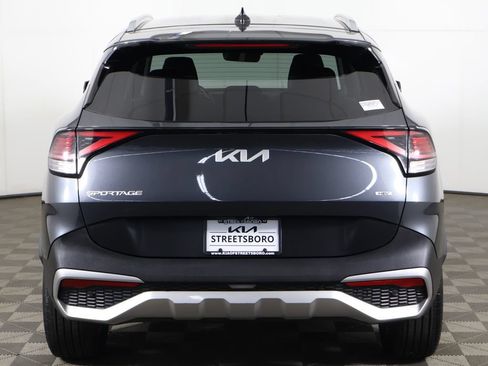 Used 2023 Kia Sportage EX AWD/4WD image 12