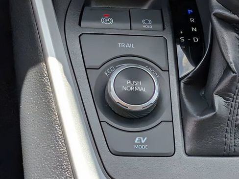 Certified 2025 Toyota RAV4 XLE Premium AWD/4WD image 16