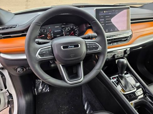 Used 2024 Jeep Compass Limited image 19