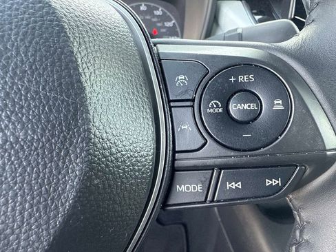 Used 2025 Toyota Corolla SE image 25