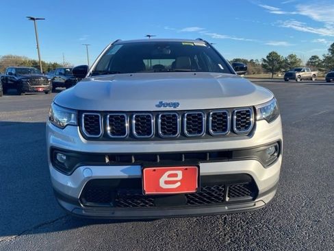 New 2026 Jeep Compass Latitude image 2