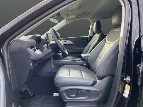 New 2026 Ford Explorer Active w/ Active Comfort Package image 4