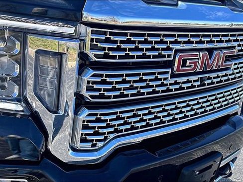 Used 2022 GMC Sierra 3500 Denali w/ Denali Black Diamond Edition AWD/4WD image 33