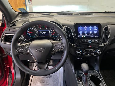 Used 2024 Chevrolet Equinox RS AWD/4WD image 19