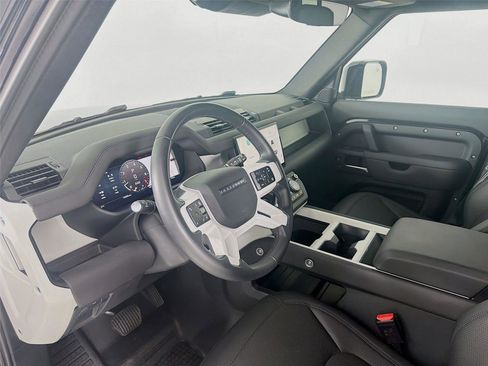 Used 2025 Land Rover Defender 110 S AWD/4WD image 4