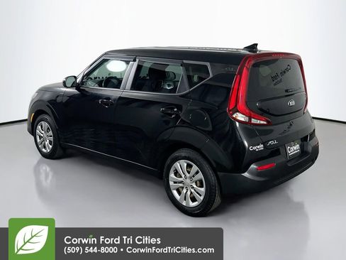 Used 2020 Kia Soul LX image 11
