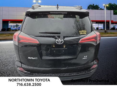 Used 2018 Toyota RAV4 LE image 7