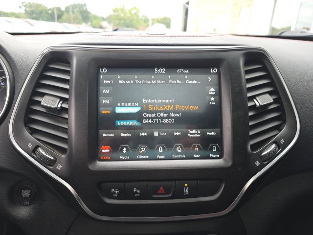 Used 2019 Jeep Cherokee Trailhawk AWD/4WD image 14
