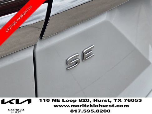 Used 2025 Volkswagen Atlas SE FWD image 16
