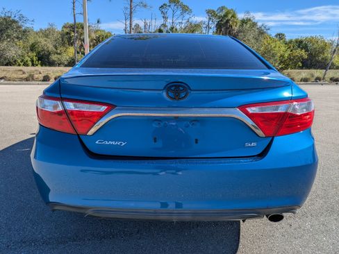 Used 2017 Toyota Camry SE image 6
