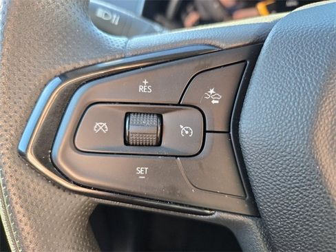 Used 2025 Chevrolet Trax LT image 24