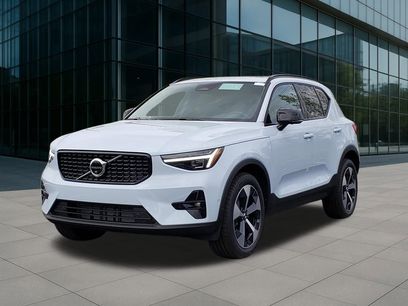 New 2026 Volvo XC40 B5 Plus w/ Protection Package Premier