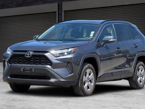 Used 2025 Toyota RAV4 XLE FWD image 9