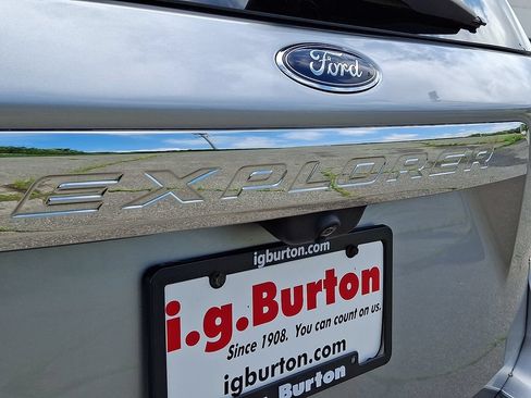 Used 2022 Ford Explorer XLT w/ Class IV Trailer Tow Package RWD image 30