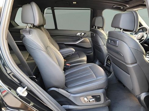 Used 2022 BMW X7 M50i w/ Luxury Seating Package image 11