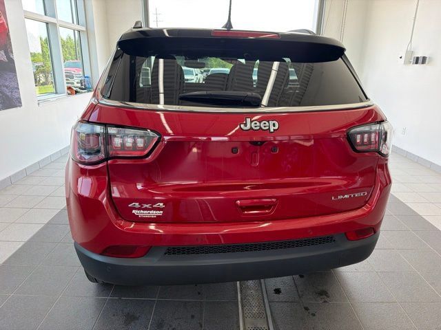 Used 2025 Jeep Compass Limited AWD/4WD image 4