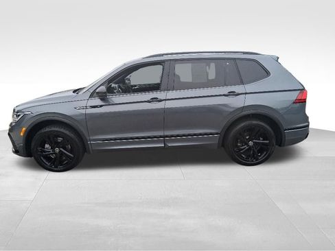 Used 2024 Volkswagen Tiguan SE R-Line AWD/4WD image 2